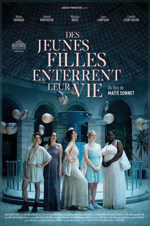 Постер фильма «Des jeunes filles enterrent leur vie»