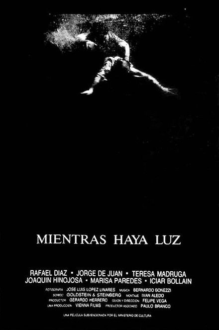 Постер фильма «Mientras haya luz»